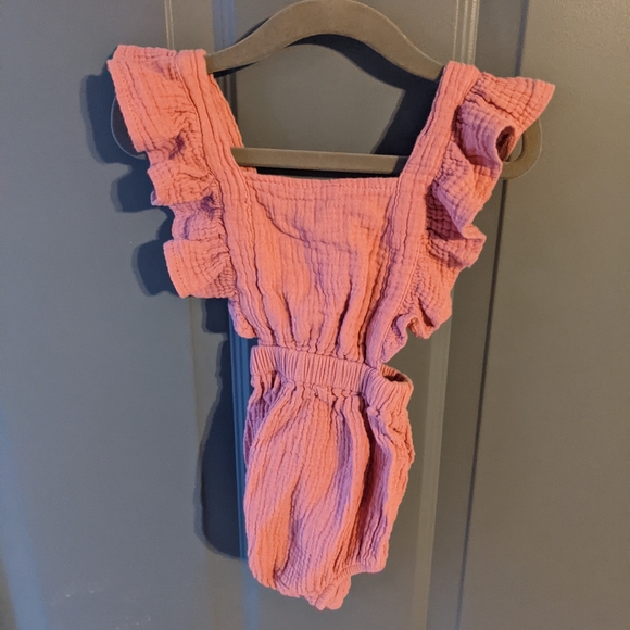 Shiloh Ruffle Back Romper - Picture 3 of 5